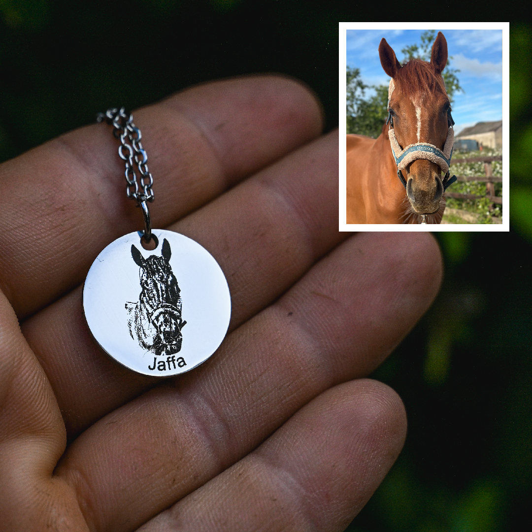 Steed Engraved Necklace - Galloperly